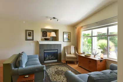 6340 Williams Place, Sechelt, BC, Sechelt — Single Family Residence for sale