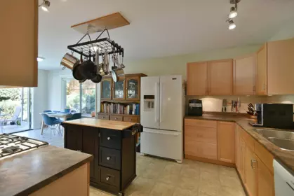 6340 Williams Place, Sechelt, BC, Sechelt — Single Family Residence for sale