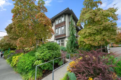 208 188 W 29 Street, North Vancouver, BC, North vancouver — Apartment/Condo for sale