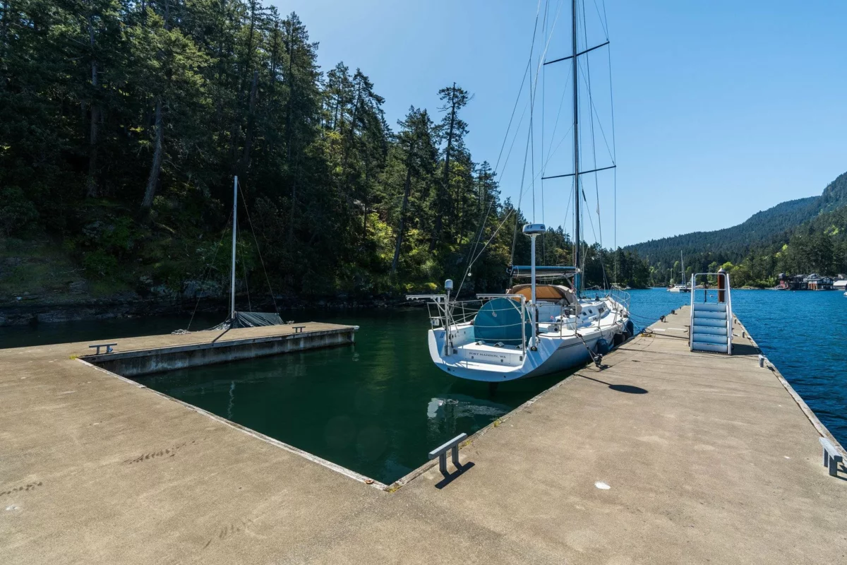 Entry Foyer Photo of 6748 Stoney Hill Road, No City Value, BC