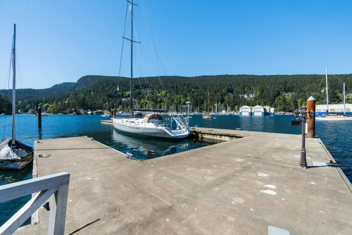 Mudroom Photo of 6748 Stoney Hill Road, No City Value, BC
