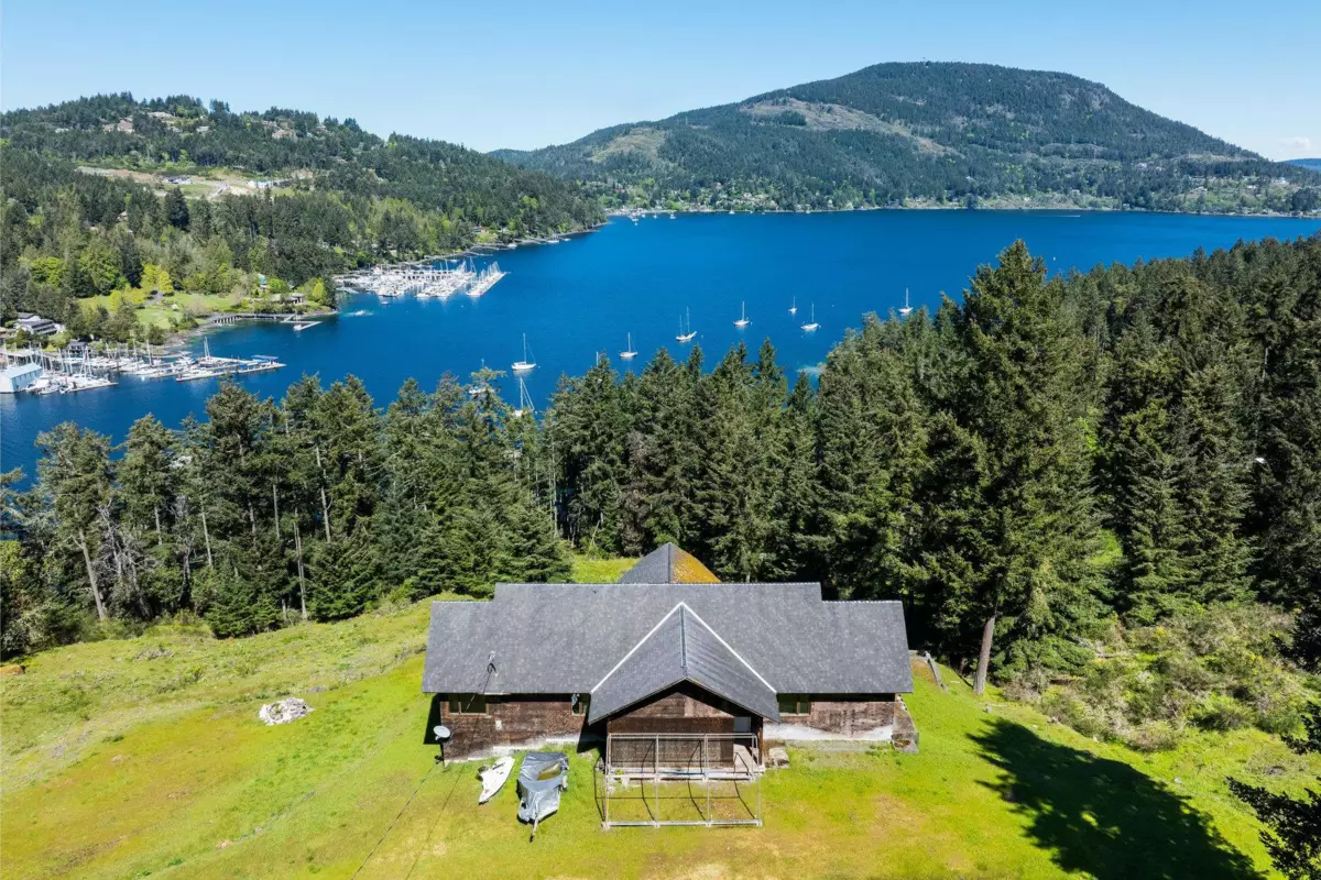 Primary Bathroom Photo of 6748 Stoney Hill Road, No City Value, BC