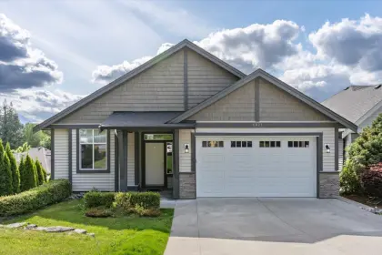 6021 Lindeman Street, Chilliwack, BC, Chilliwack — Single Family Residence for sale
