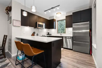 305 2665 Mountain Highway, North Vancouver, BC, North vancouver — Apartment/Condo for sale