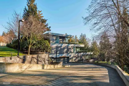 301 988 Keith Road, West Vancouver, BC, West vancouver — Apartment/Condo for sale