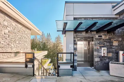 301 988 Keith Road, West Vancouver, BC, West vancouver — Apartment/Condo for sale