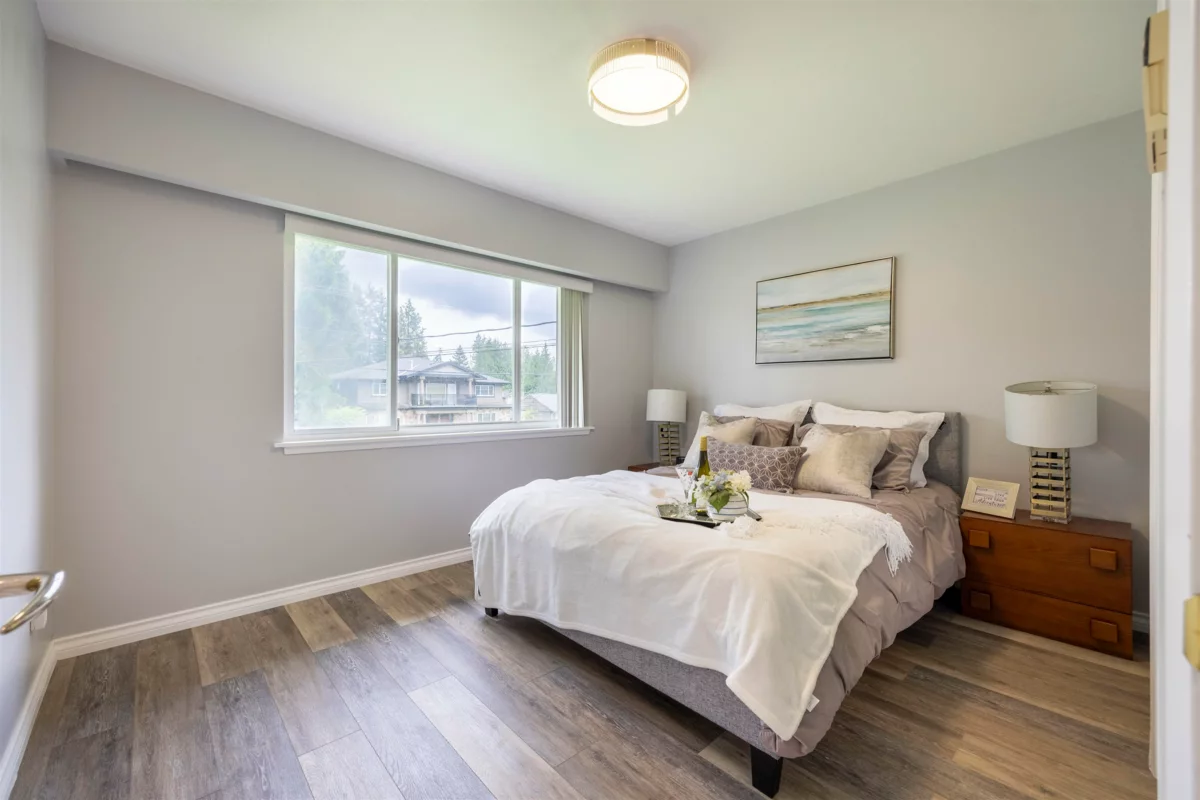 Guest Bathroom Photo of 1009 Foster Avenue, Coquitlam, BC