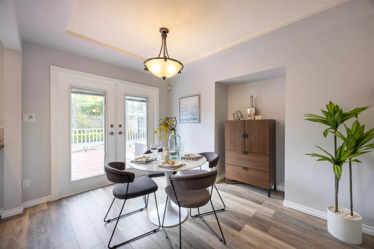 Kitchen Photo of 1009 Foster Avenue, Coquitlam, BC