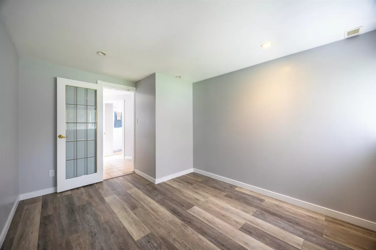 Mudroom Photo of 1009 Foster Avenue, Coquitlam, BC