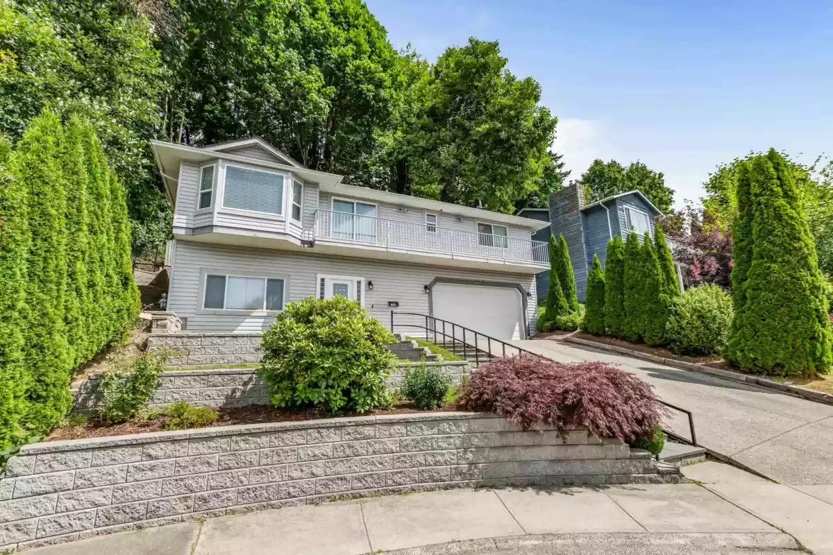 Living Room Photo of 2263 Sentinel Drive, Abbotsford, BC