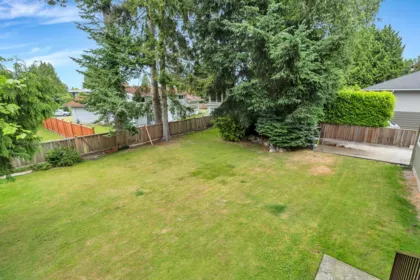 Garden / Landscaping Photo of 5029 6 Avenue, Delta, BC