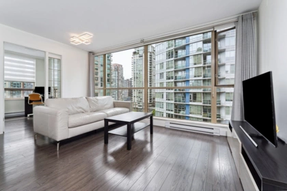 1303 822 Homer Street, Vancouver, BC, Vancouver — Apartment/Condo for sale