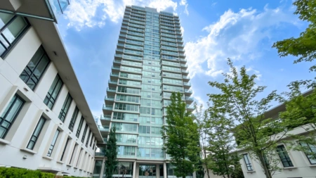 2402 2232 Douglas Road, Burnaby, BC, Burnaby — Apartment/Condo for sale