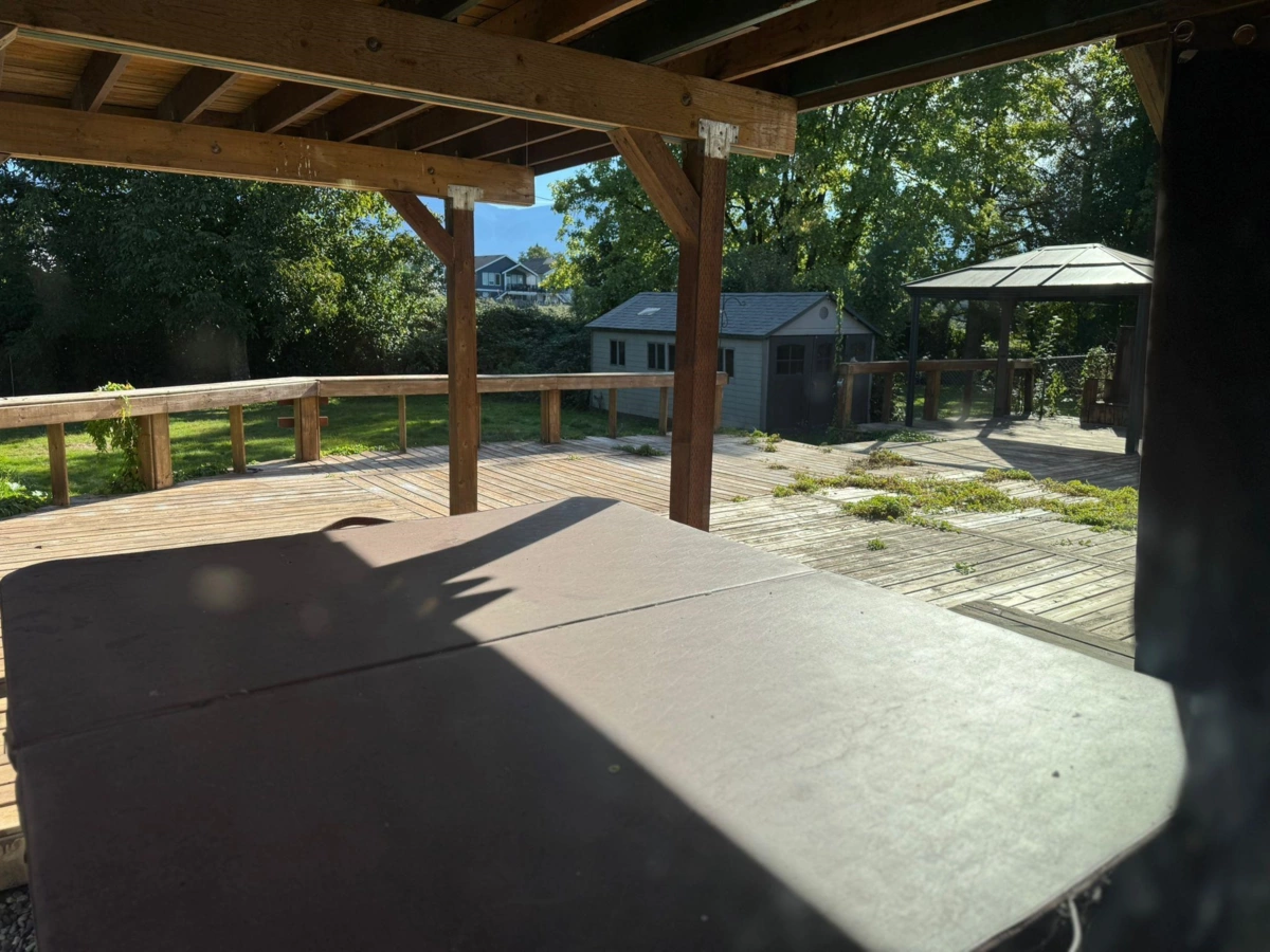 Breakfast Nook Photo of 9324 James Street, Chilliwack, BC