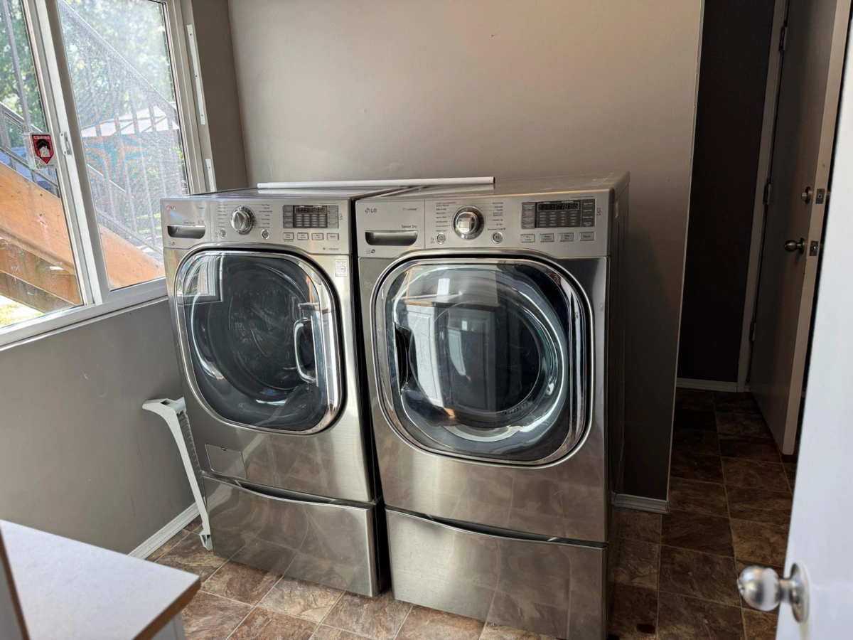 Kitchen Photo of 9324 James Street, Chilliwack, BC