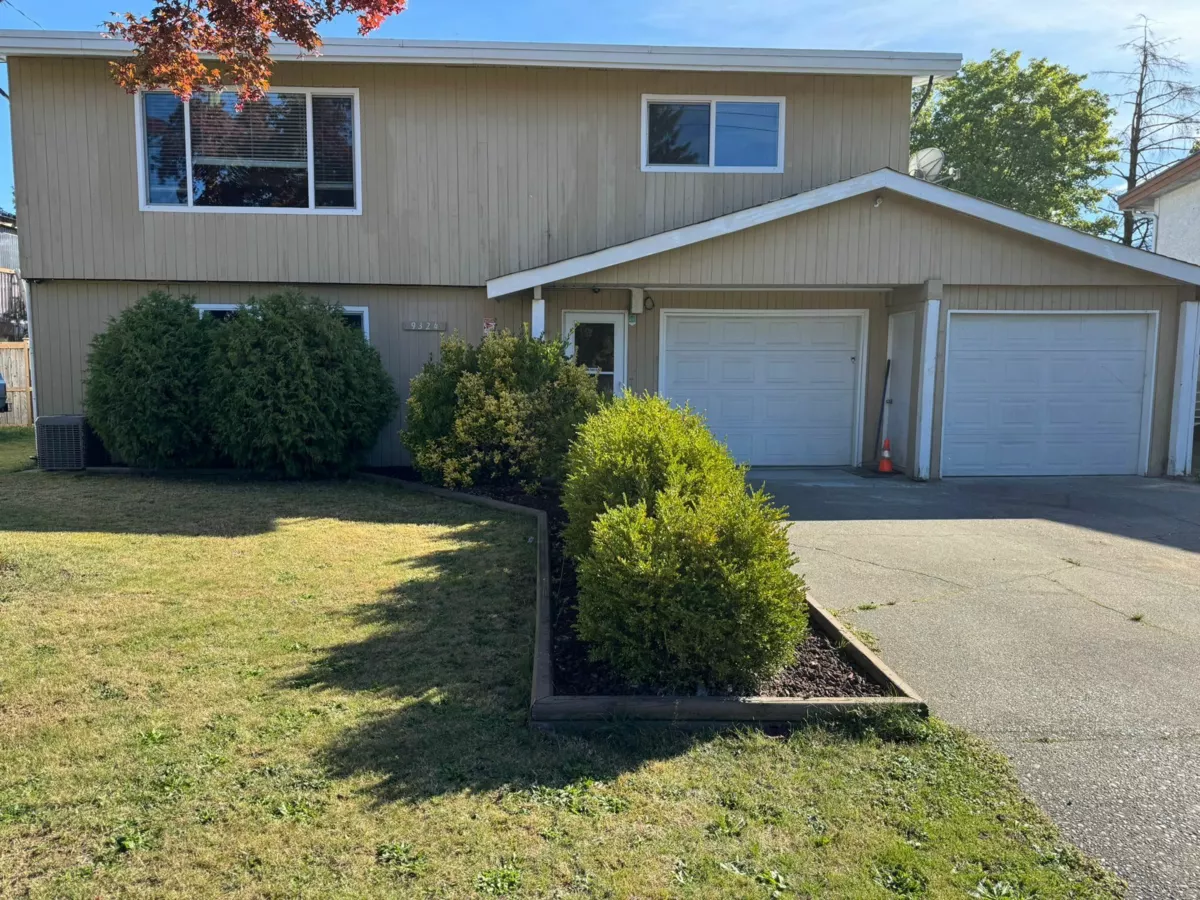 Primary Bedroom Photo of 9324 James Street, Chilliwack, BC