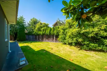 Swimming Pool Photo of 7600 Lancing Court, Richmond, BC