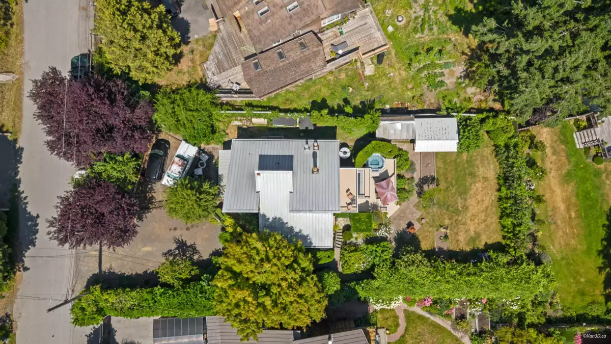 Dining Area Photo of 1115 Lenora Road, Bowen Island, BC