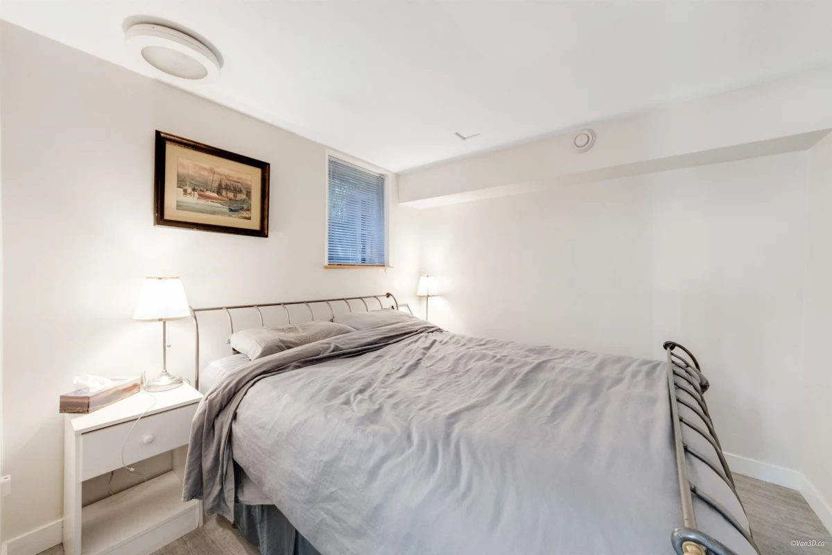 Front Yard Photo of 1115 Lenora Road, Bowen Island, BC