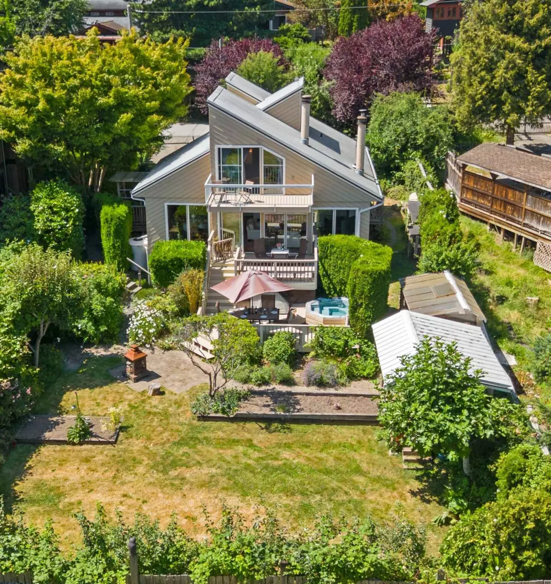 Living Room Photo of 1115 Lenora Road, Bowen Island, BC