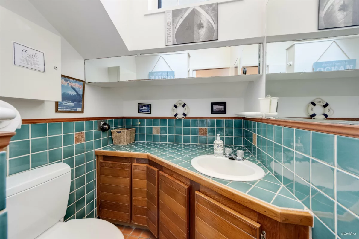 Mudroom Photo of 1115 Lenora Road, Bowen Island, BC