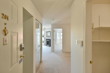 204 5711 Mermaid Street, Sechelt, BC, Sechelt — Apartment/Condo for sale
