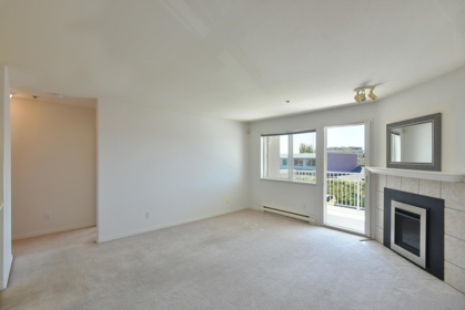 204 5711 Mermaid Street, Sechelt, BC, Sechelt — Apartment/Condo for sale
