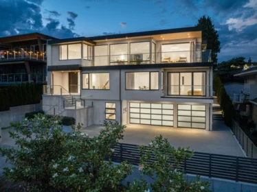15493 Royal Avenue, White Rock, BC, White Rock — Single Family Residence for sale