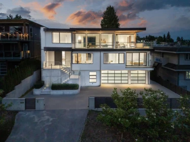 15493 Royal Avenue, White Rock, BC, White Rock — 6 bed single family residence for sale