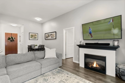 401 33338 Bourquin Crescent, Abbotsford, BC, Abbotsford — Apartment/Condo for sale