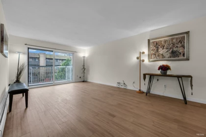 209 6420 Buswell Street, Richmond, BC, Richmond — Apartment/Condo for sale