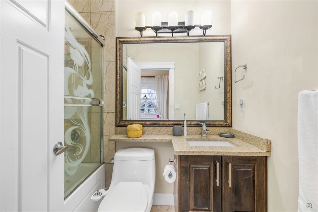 Backyard Photo of 14456 76 Avenue, Surrey, BC