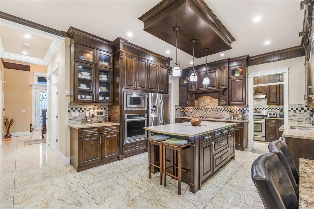 Breakfast Nook Photo of 14456 76 Avenue, Surrey, BC