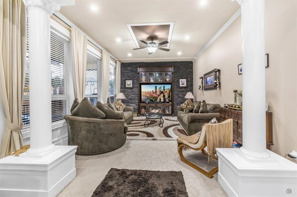 Guest Bathroom Photo of 14456 76 Avenue, Surrey, BC