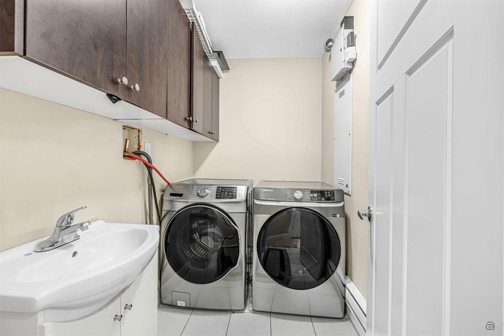 Hot Tub / Spa Photo of 14456 76 Avenue, Surrey, BC