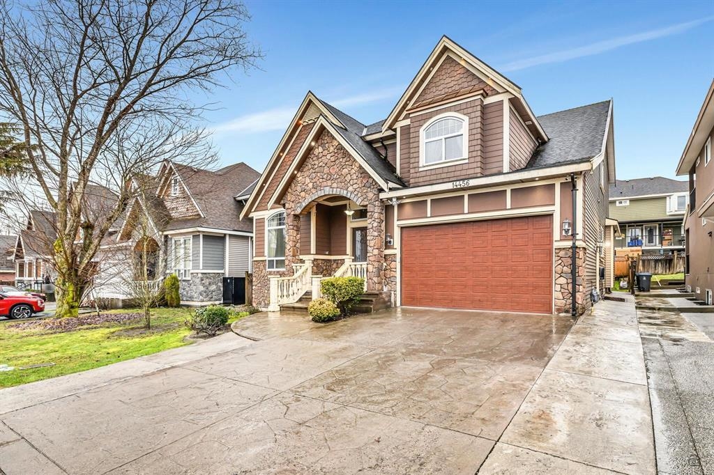 Living Room Photo of 14456 76 Avenue, Surrey, BC