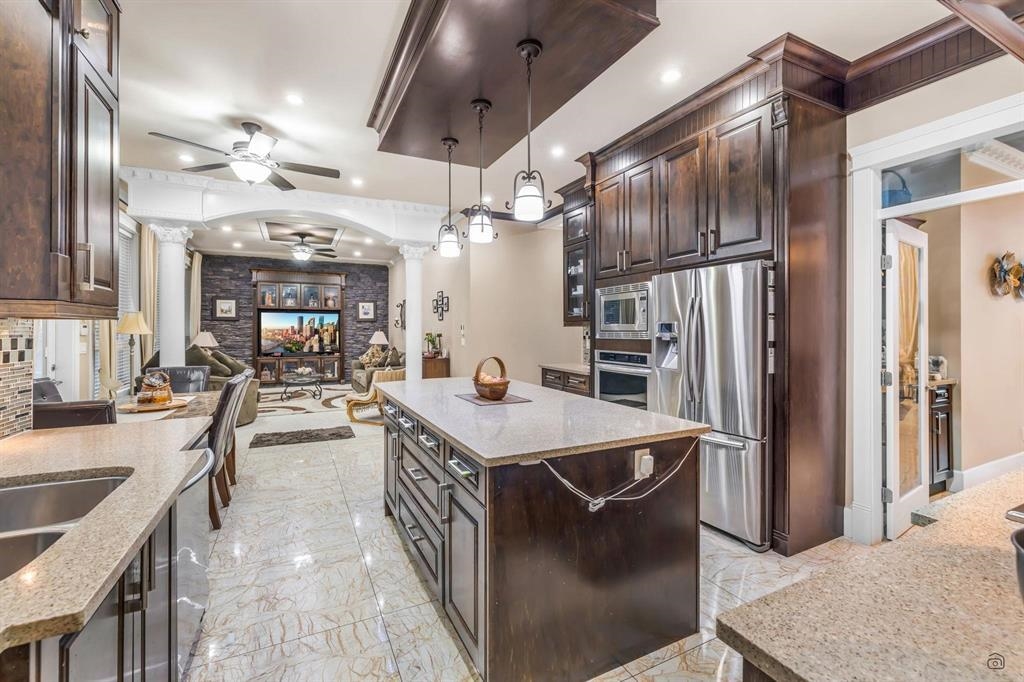 Primary Bathroom Photo of 14456 76 Avenue, Surrey, BC