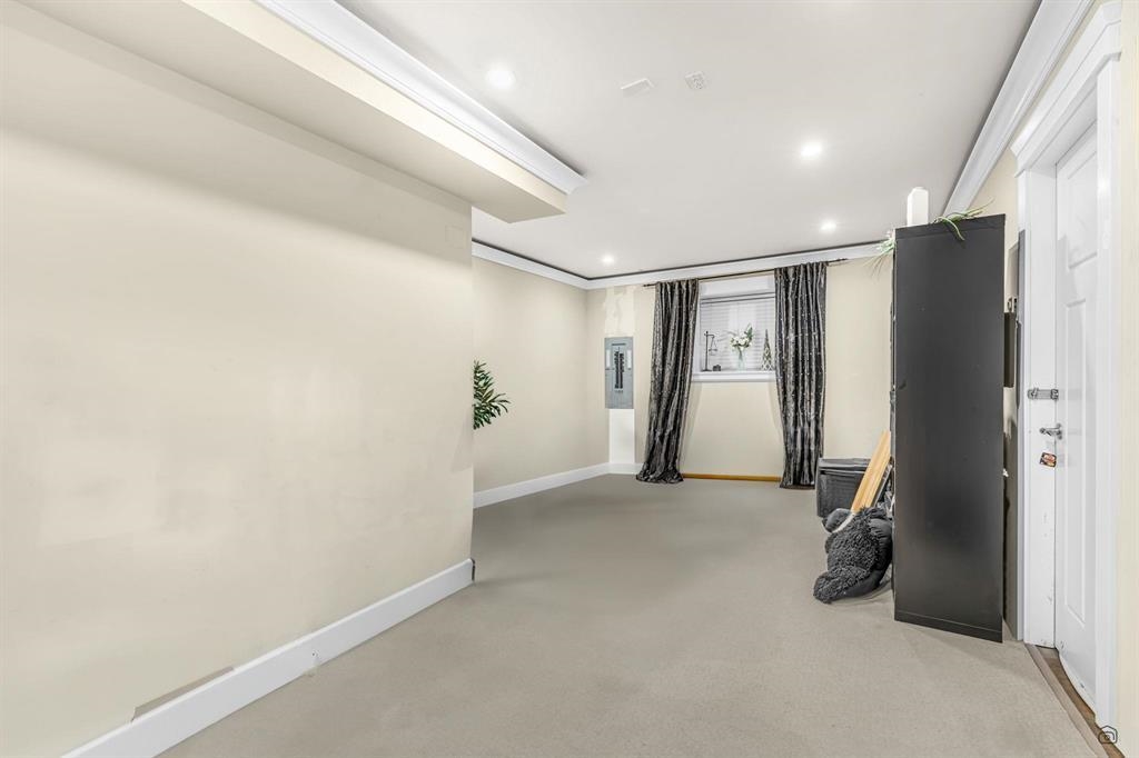 Swimming Pool Photo of 14456 76 Avenue, Surrey, BC