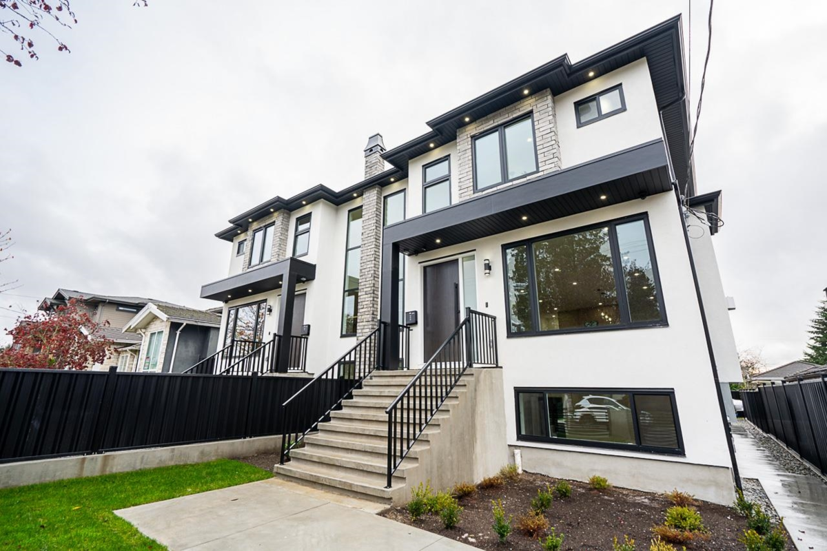 Family Room Photo of 6150 Napier Street, Burnaby, BC