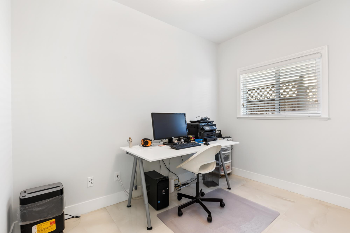 Bedroom 4 Photo of 23717 110 Avenue, Maple Ridge, BC