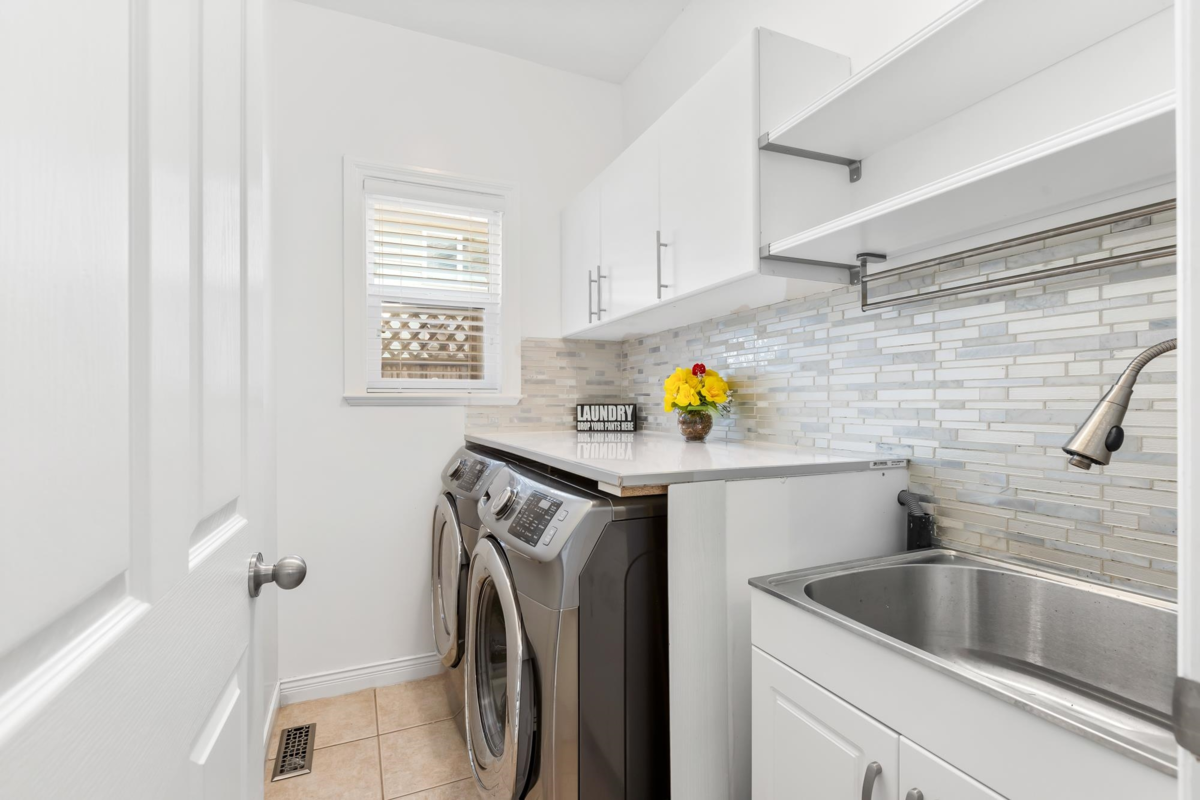 Guest Bathroom Photo of 23717 110 Avenue, Maple Ridge, BC