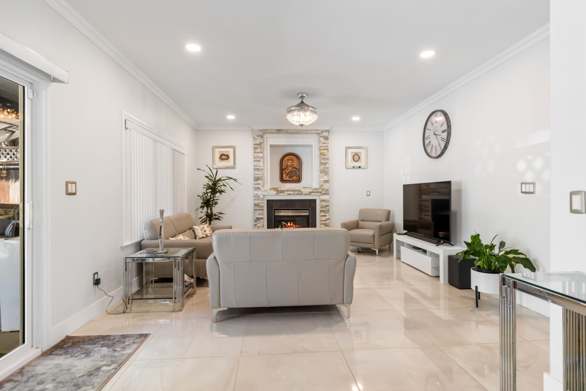 Primary Bathroom Photo of 23717 110 Avenue, Maple Ridge, BC