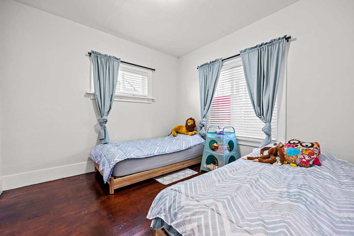 Breakfast Nook Photo of 815 Eighth Avenue, New Westminster, BC