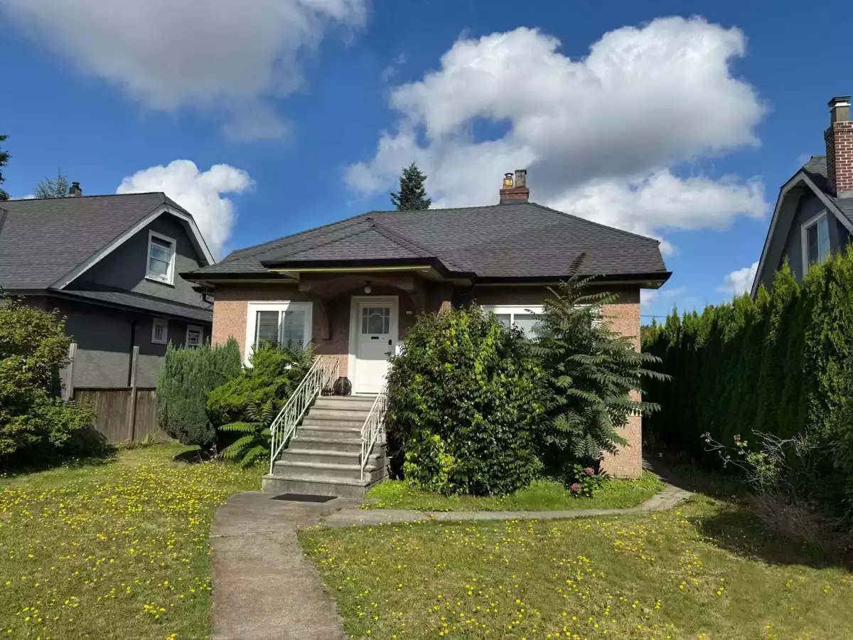 Exterior Rear Photo of 815 Eighth Avenue, New Westminster, BC