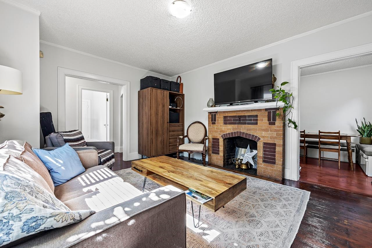 Family Room Photo of 815 Eighth Avenue, New Westminster, BC