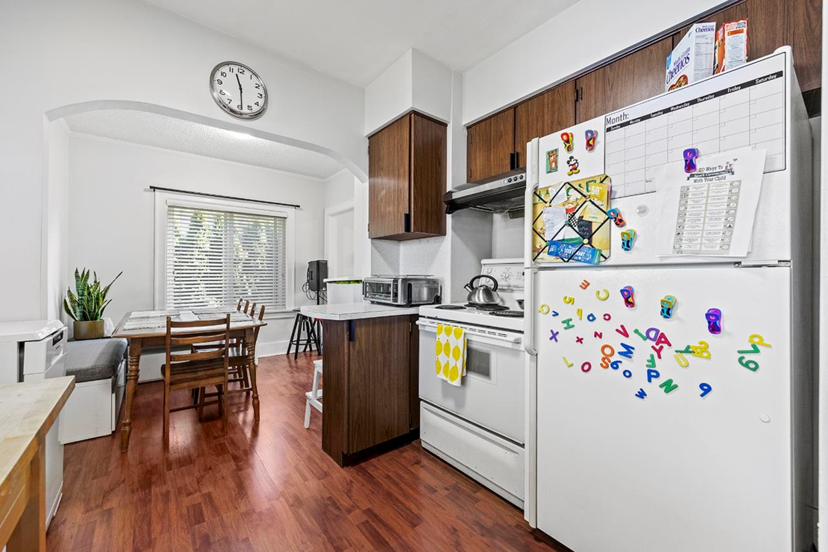 Kitchen Photo of 815 Eighth Avenue, New Westminster, BC