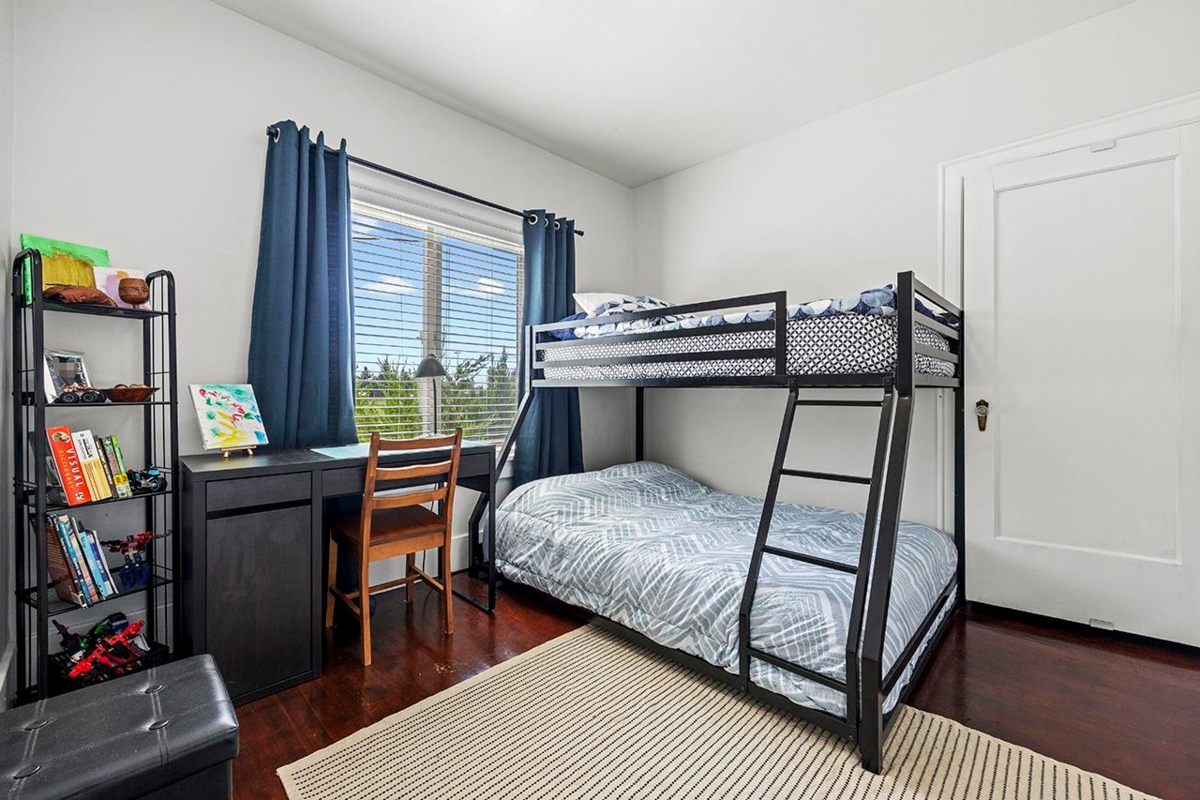 Pantry Photo of 815 Eighth Avenue, New Westminster, BC