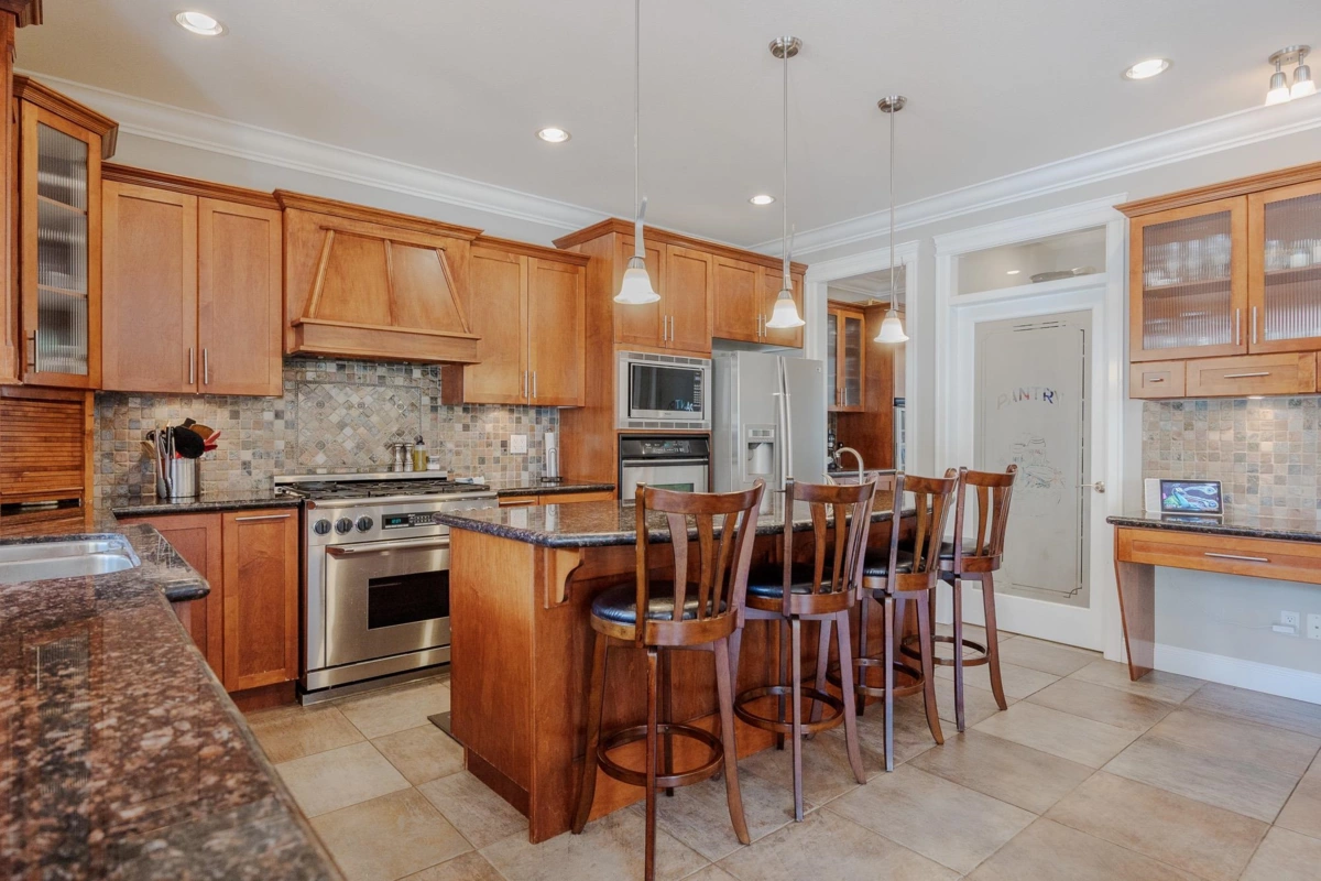 Kitchen Photo of 6648 181 Street, Surrey, BC