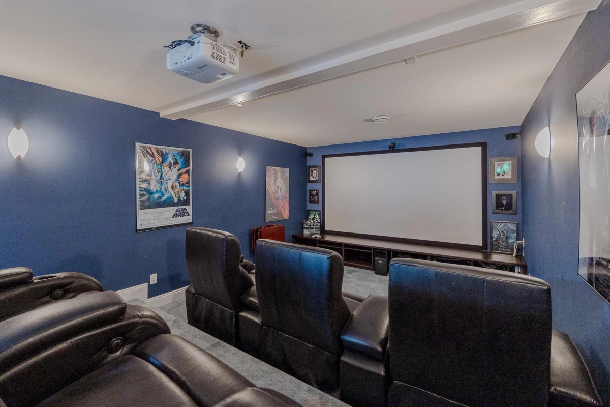 Swimming Pool Photo of 6648 181 Street, Surrey, BC