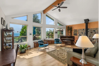 1372 Gower Point Road, Gibsons, BC, Gibsons — Single Family Residence for sale